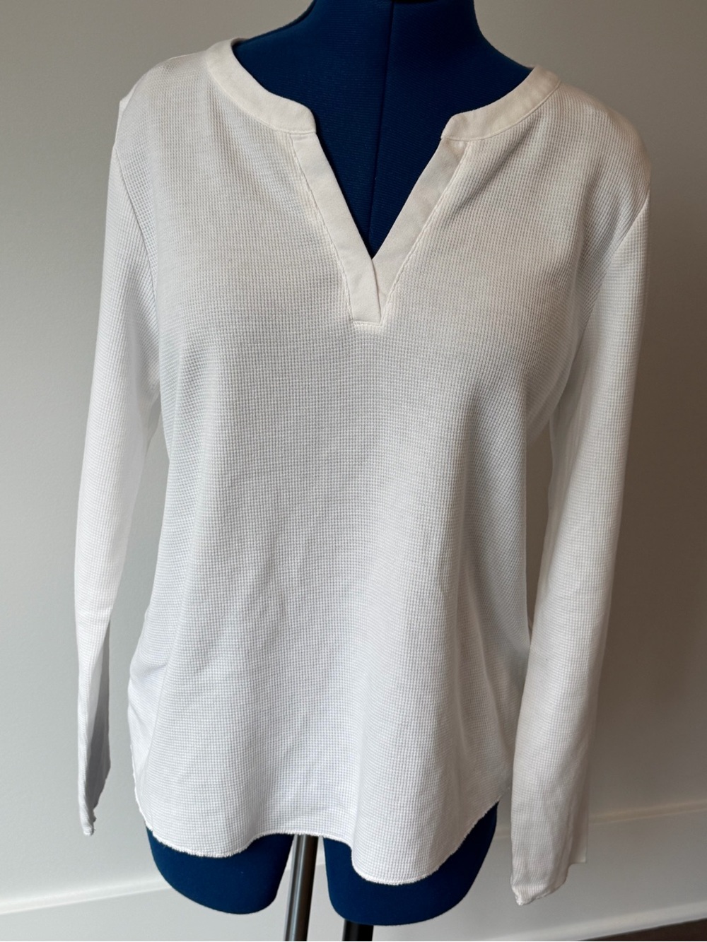 Candace Cameron Bure White Waffle-Knit Long Sleeve V-Notch Top